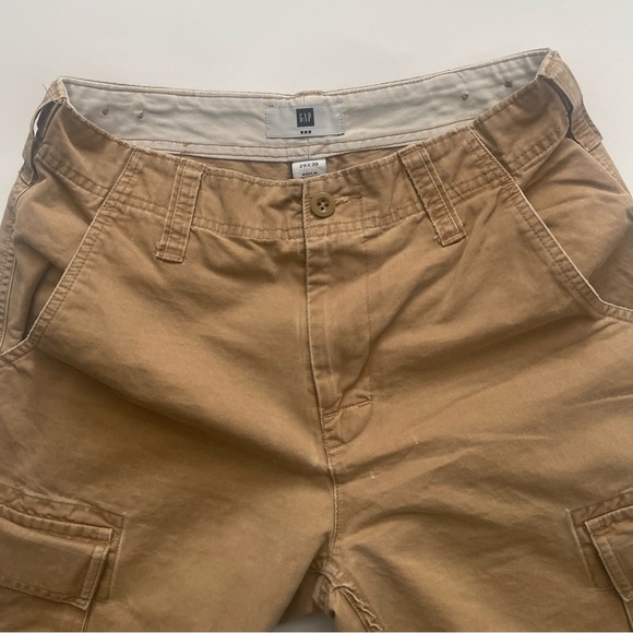 GAP Tan Cargo Pants. - Picture 3 of 4